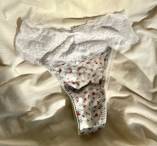 In Between Roses - Lillie Knicker
