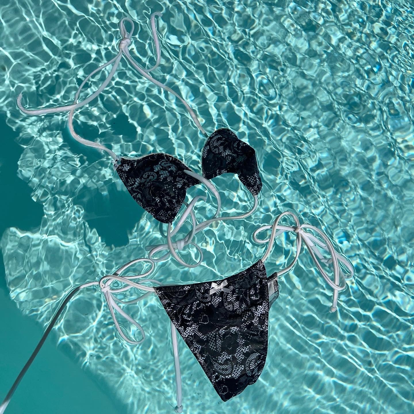 Onyx Lace - Bikini Top