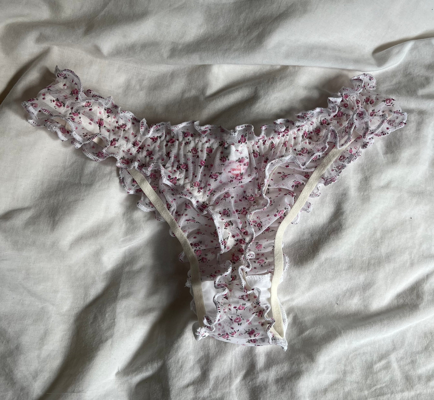 Little Roses - Ruffle Thong