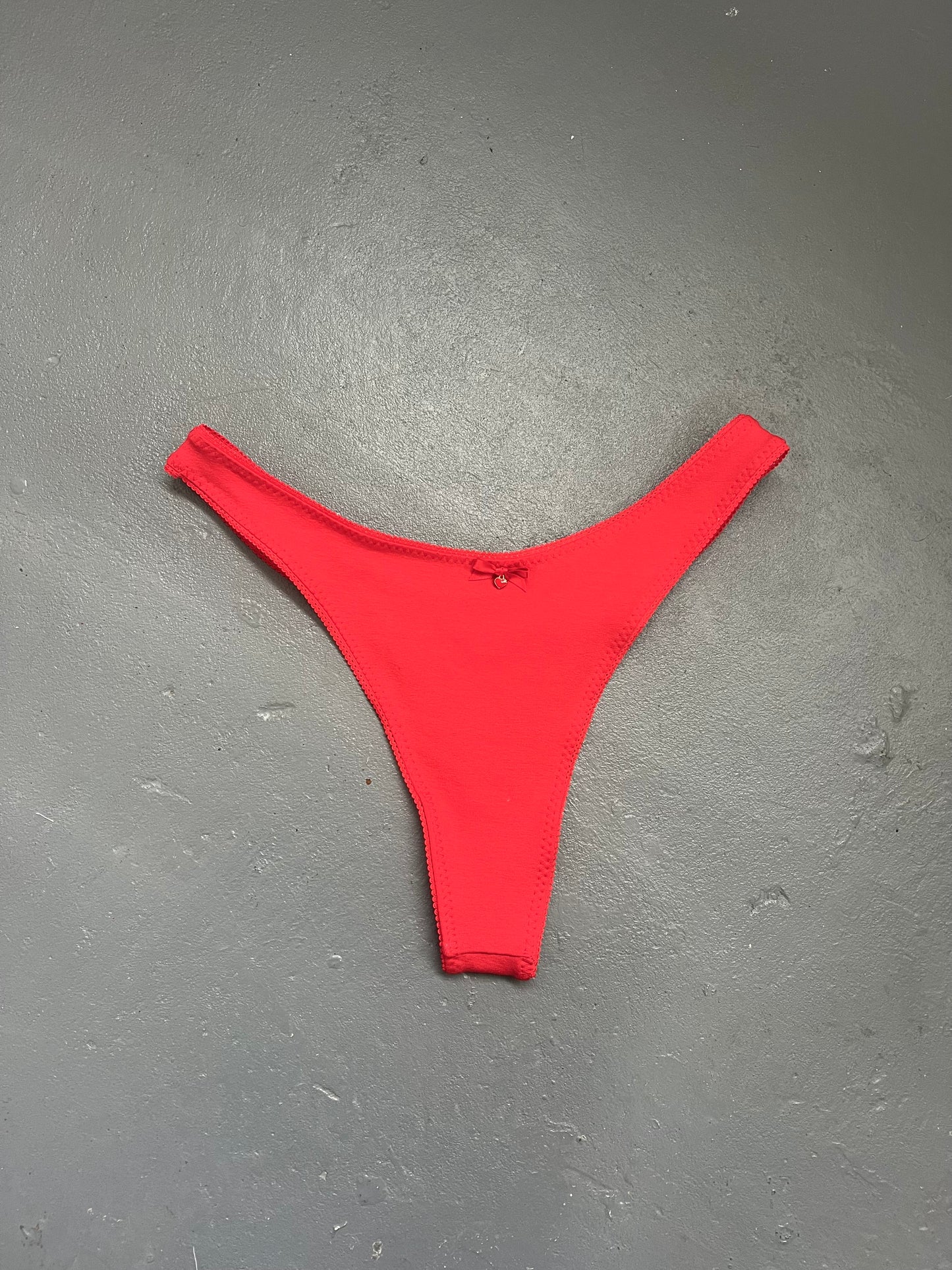 Red - Ivie Thong