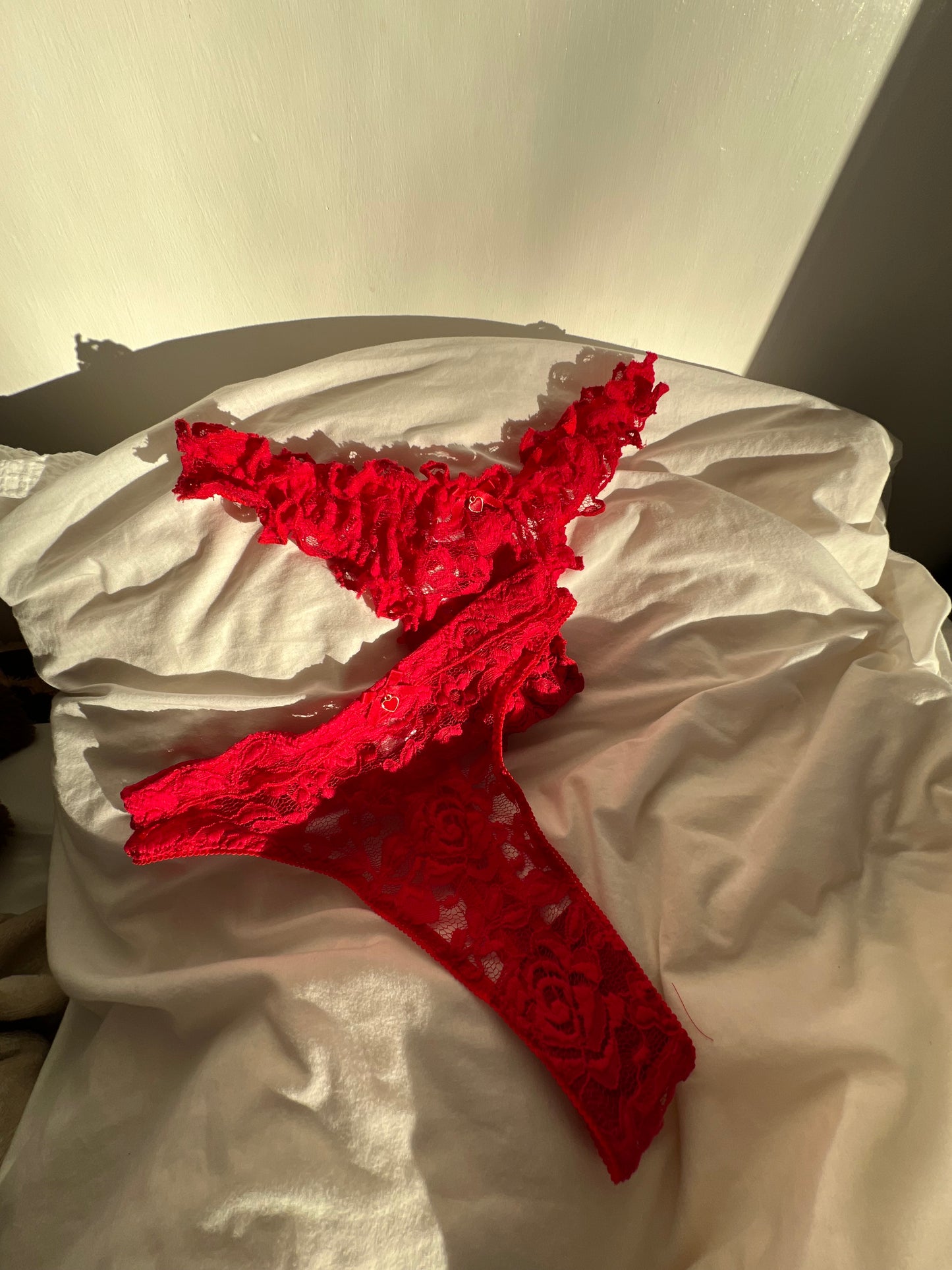 Scarlet - Ruffle Thong