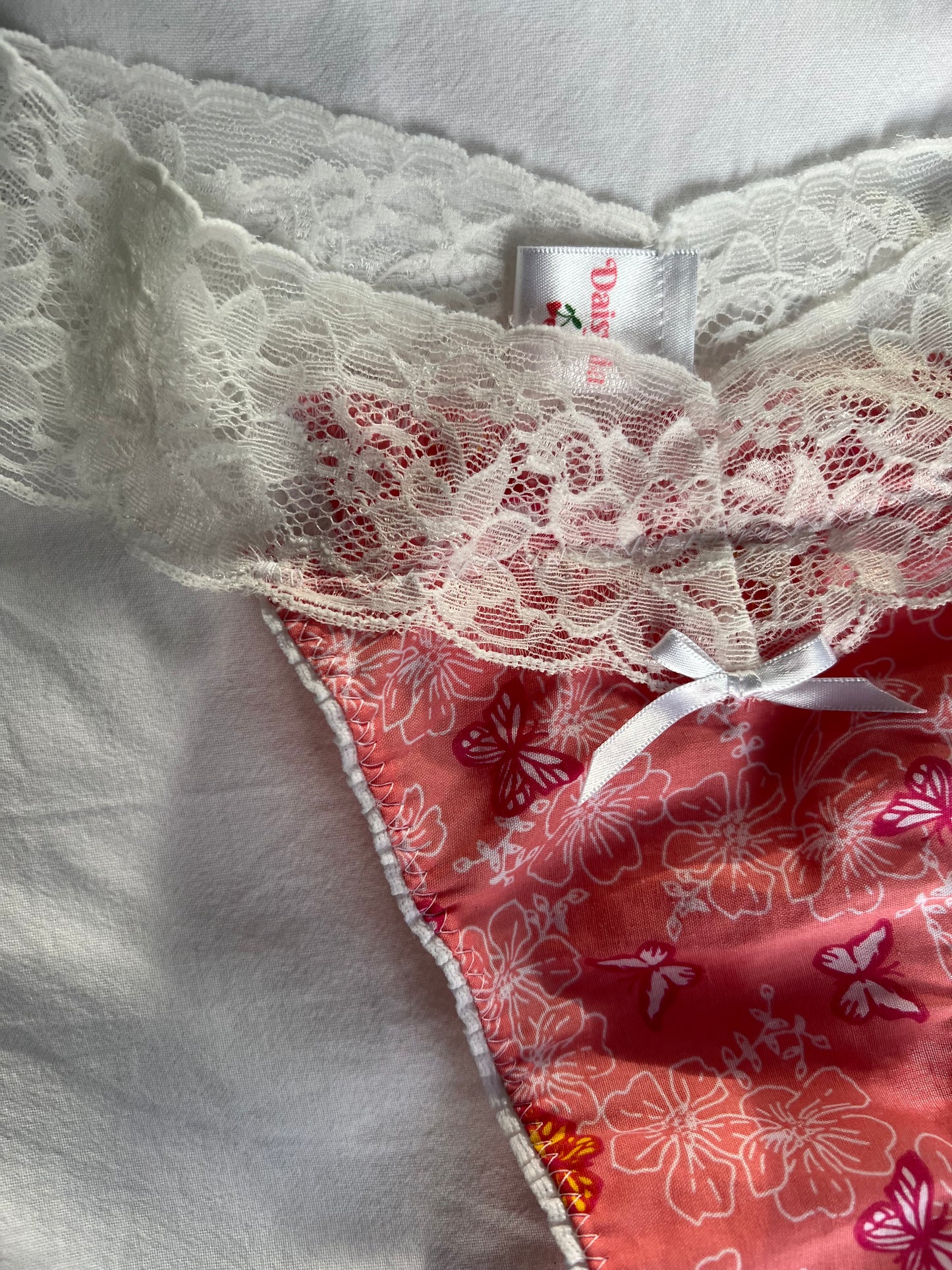 Giving me Butterflies - Lillie Knicker