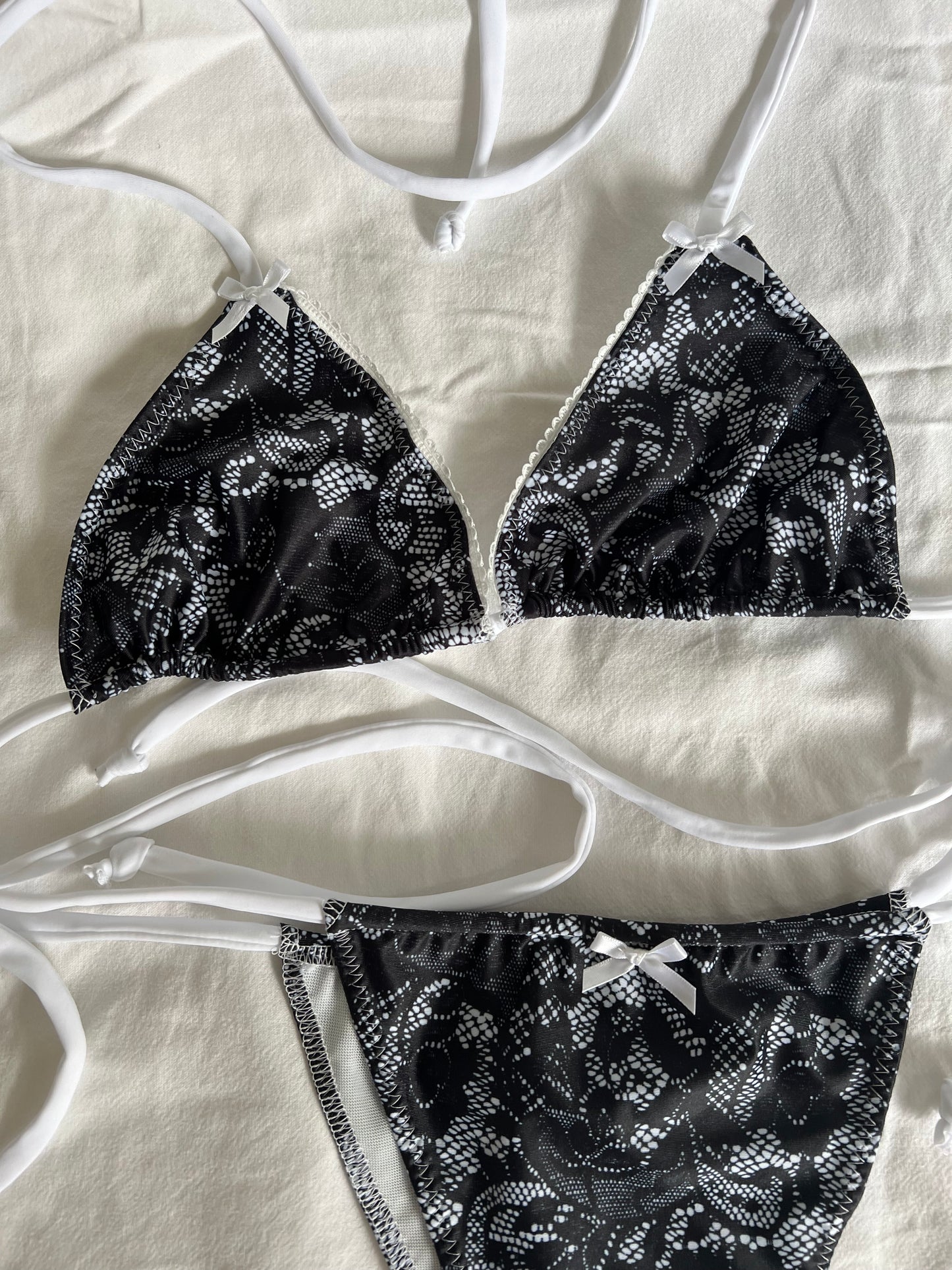 Onyx Lace - Bikini Top