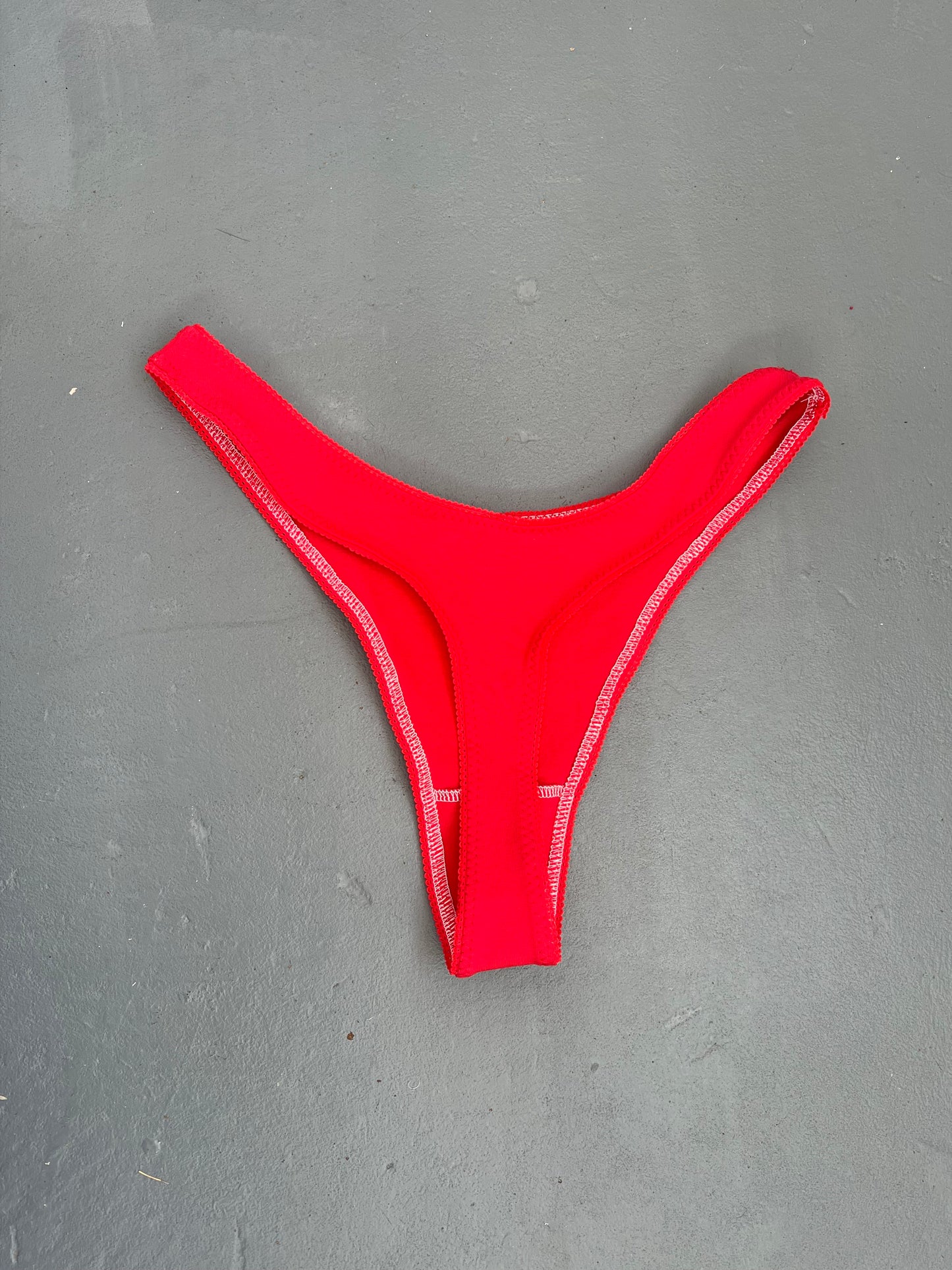 Red - Ivie Thong