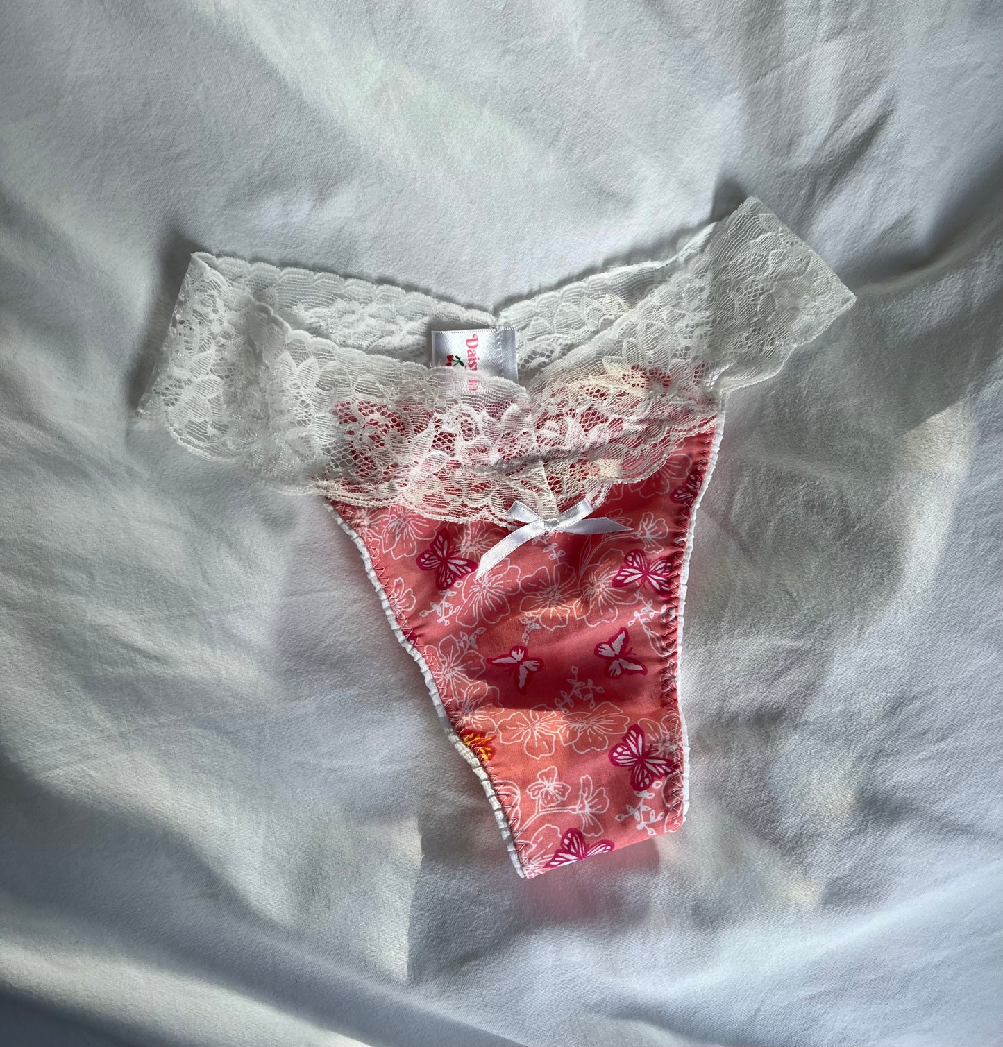 Giving me Butterflies - Lillie Knicker