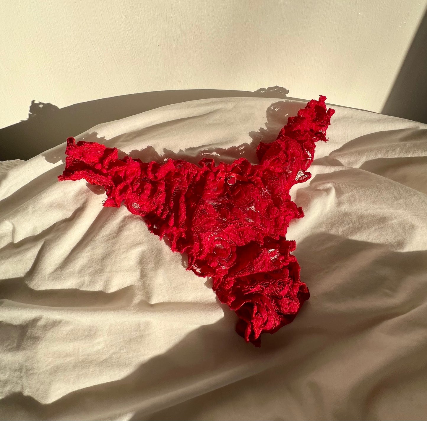 Scarlet - Ruffle Thong