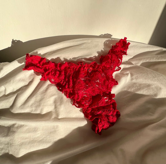Scarlet - Ruffle Thong