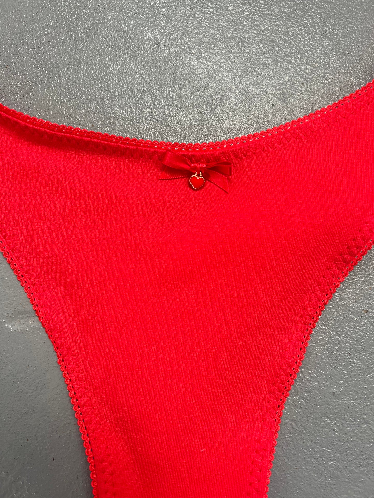 Red - Ivie Thong