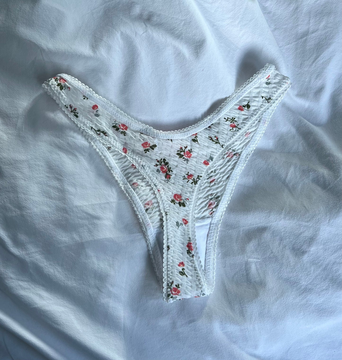 Pink Rose - Ivie Thong.