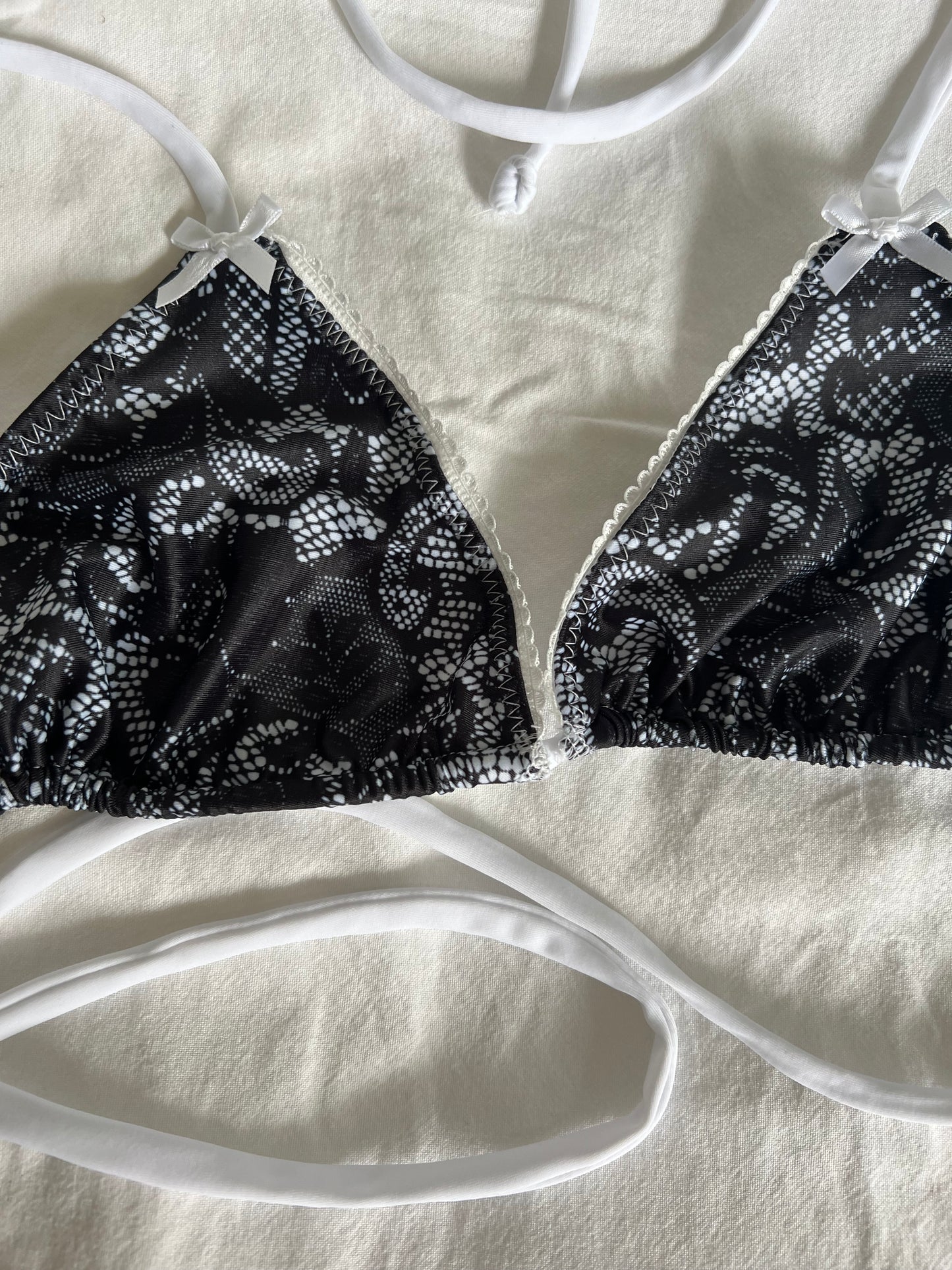 Onyx Lace - Bikini Top