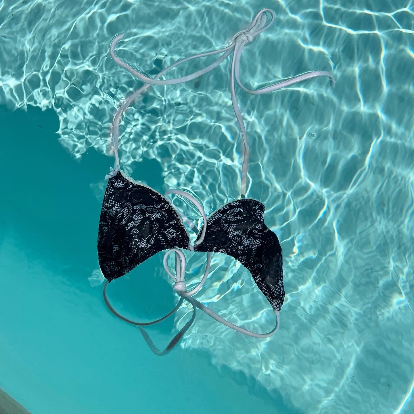 Onyx Lace - Bikini Top