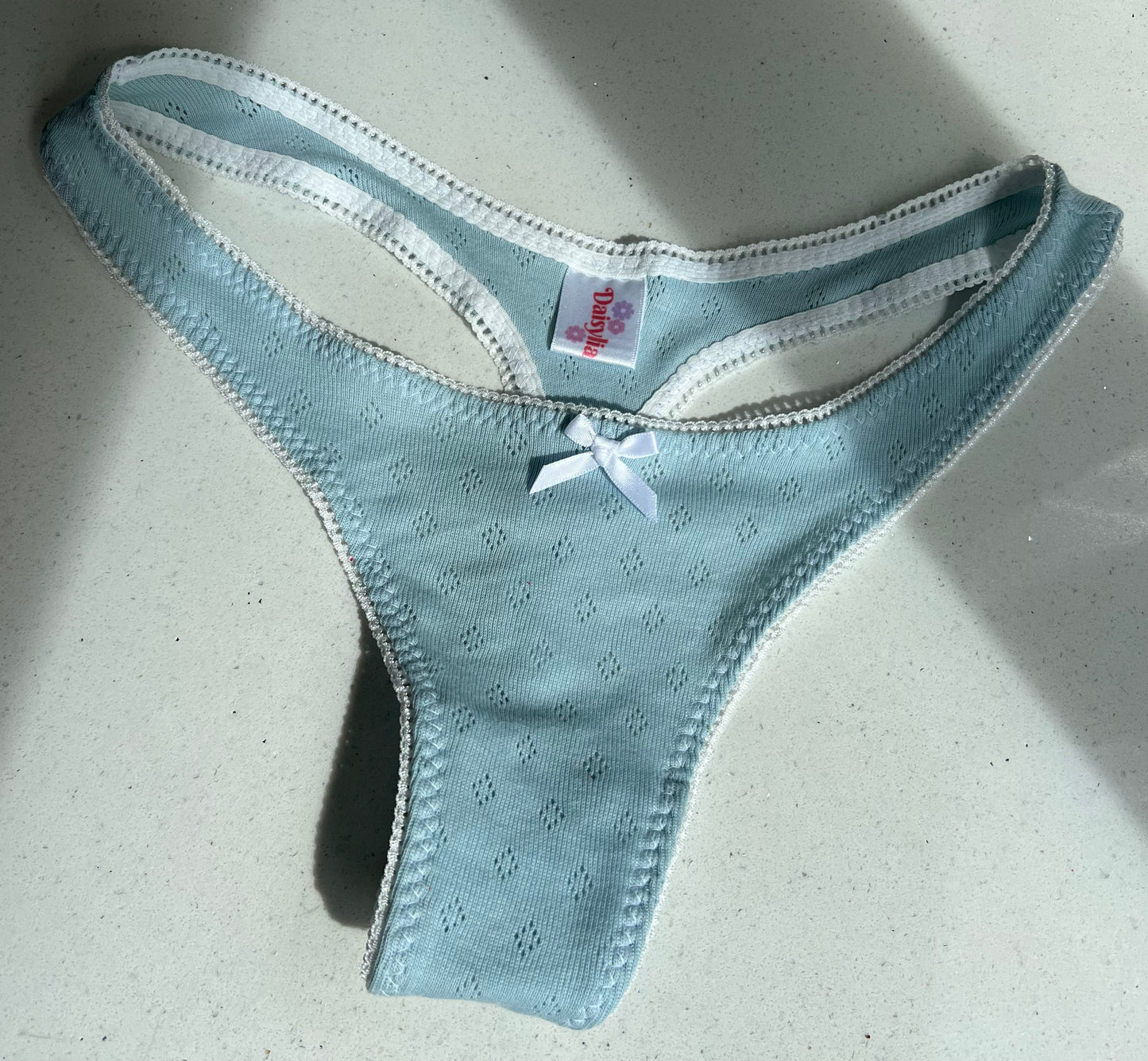 Blue Clouds - Ivie Thong