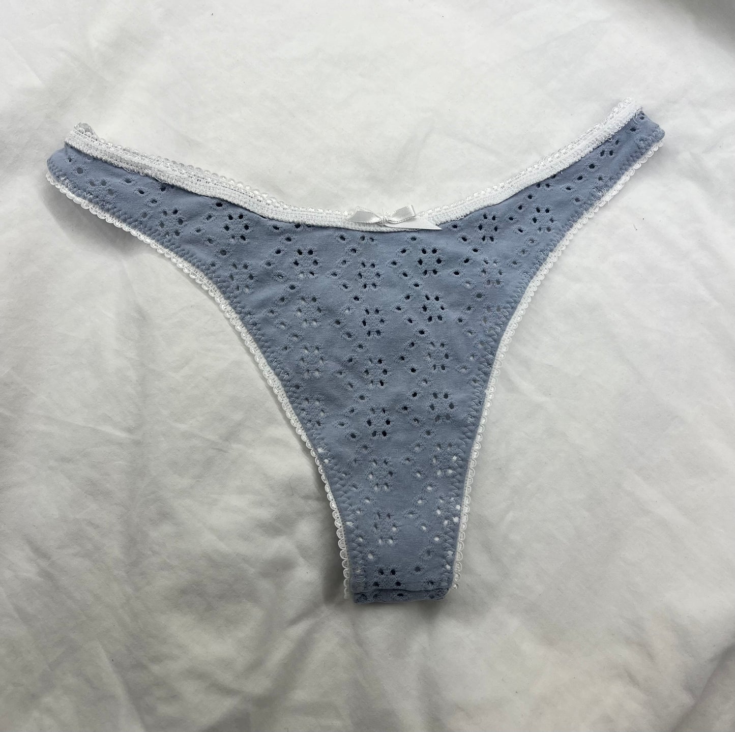 Blue Broderie - Ivie Thong.