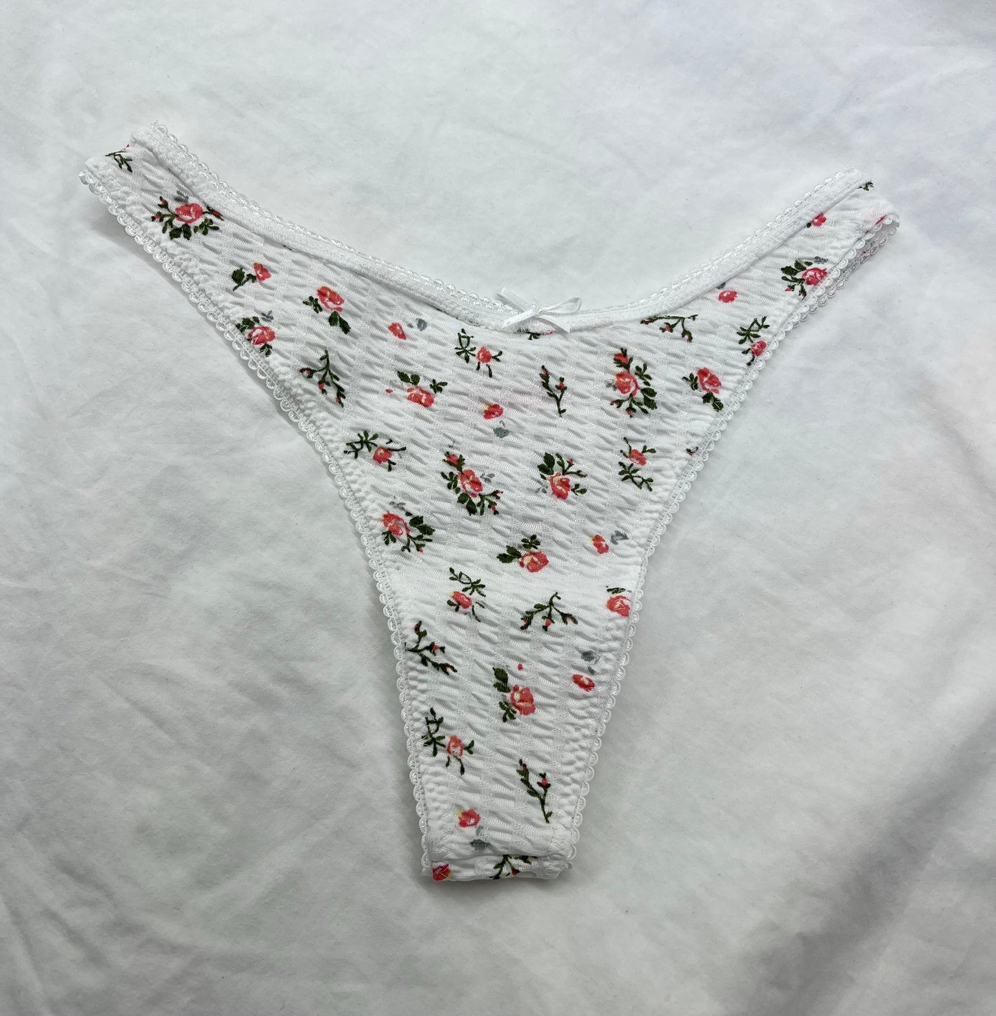 Pink Rose - Ivie Thong.