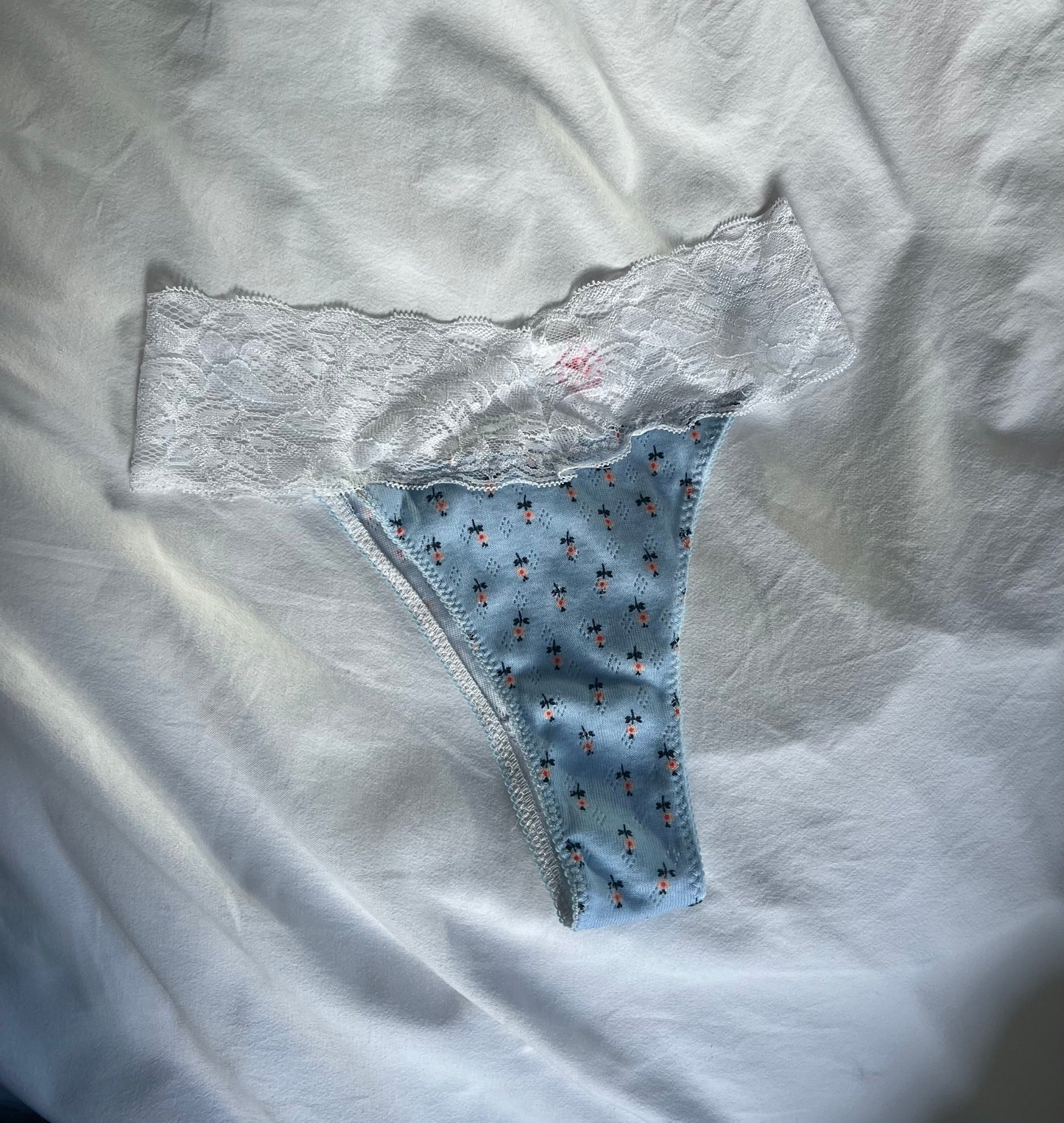 Forget Me Not - Lillie Knicker