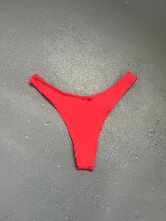 Red - Ivie Thong