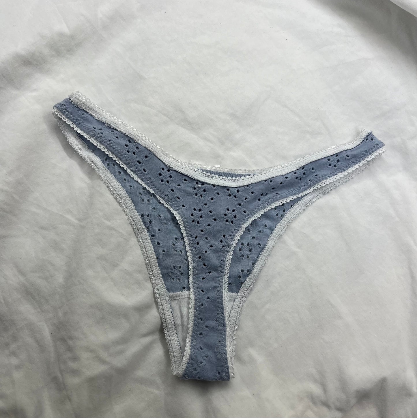 Blue Broderie - Ivie Thong.